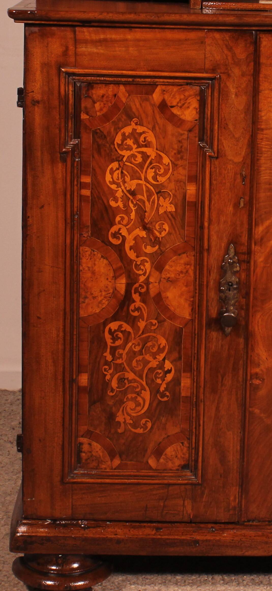 Buffet with 6 Doors in Walnut, dated 1639