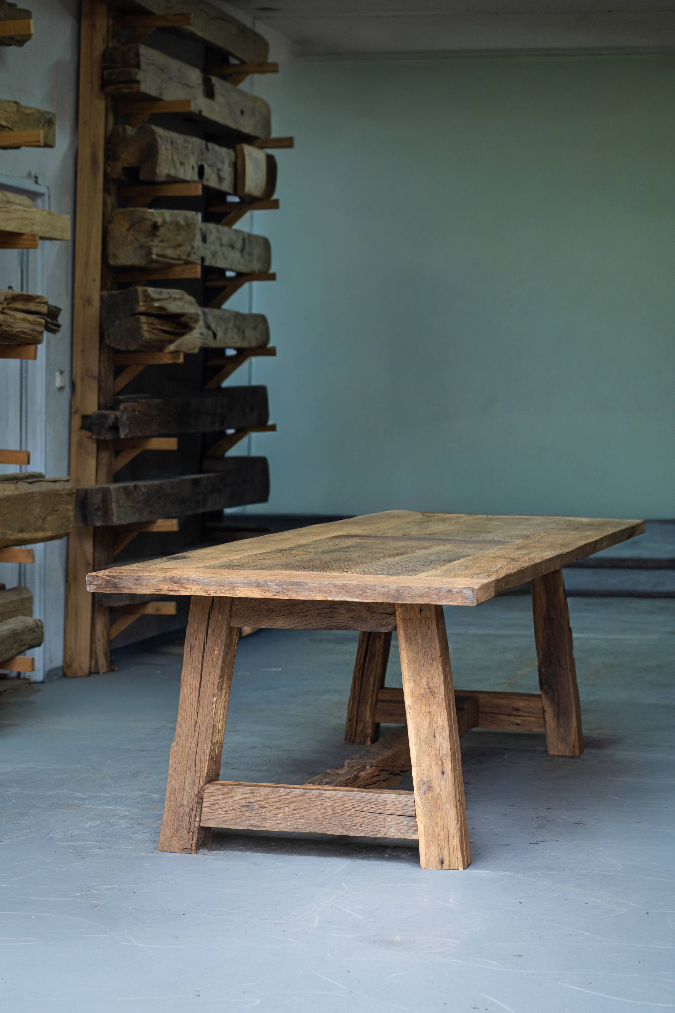 Solid oak table in Provençal style