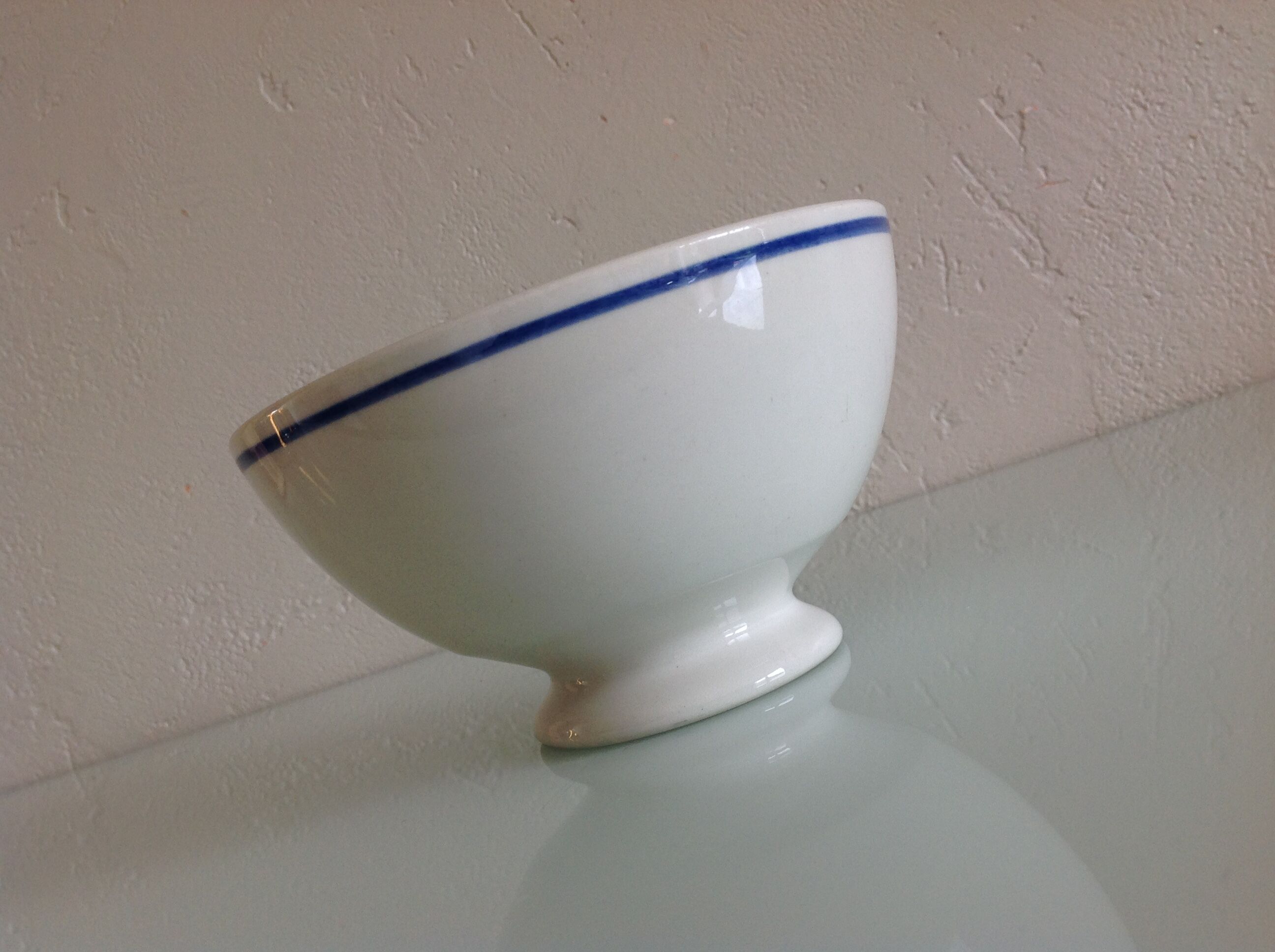 Old white bowl with blue gien porcelain eder