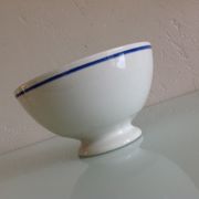 Bol blanc à liseré bleu en porcelaine de Gien