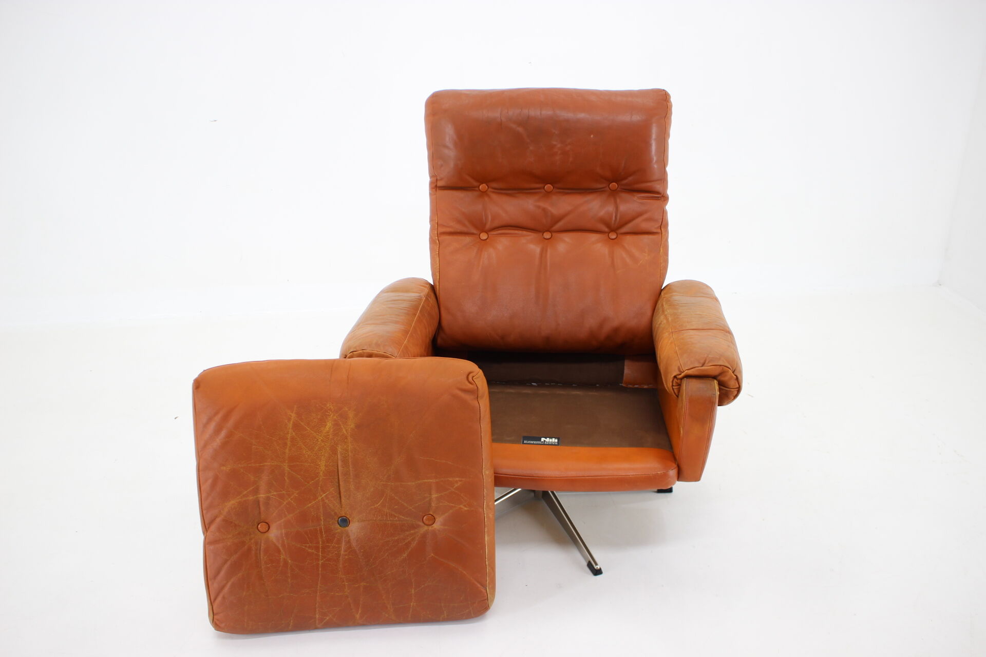 1970s leather swivel armchair by Nili Stoppmobler, Denmark