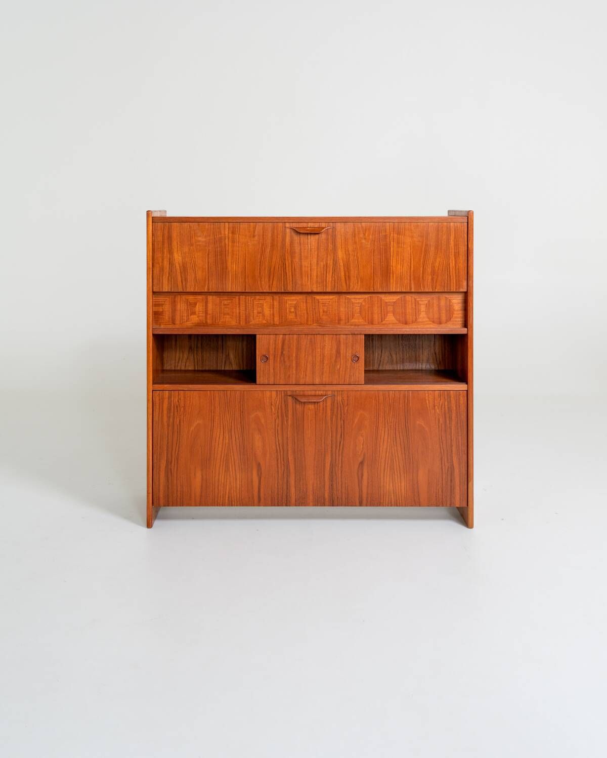 “SK661” teak bar cabinet by Johannes Andersen for J. Skaaning & Søn, 1960s