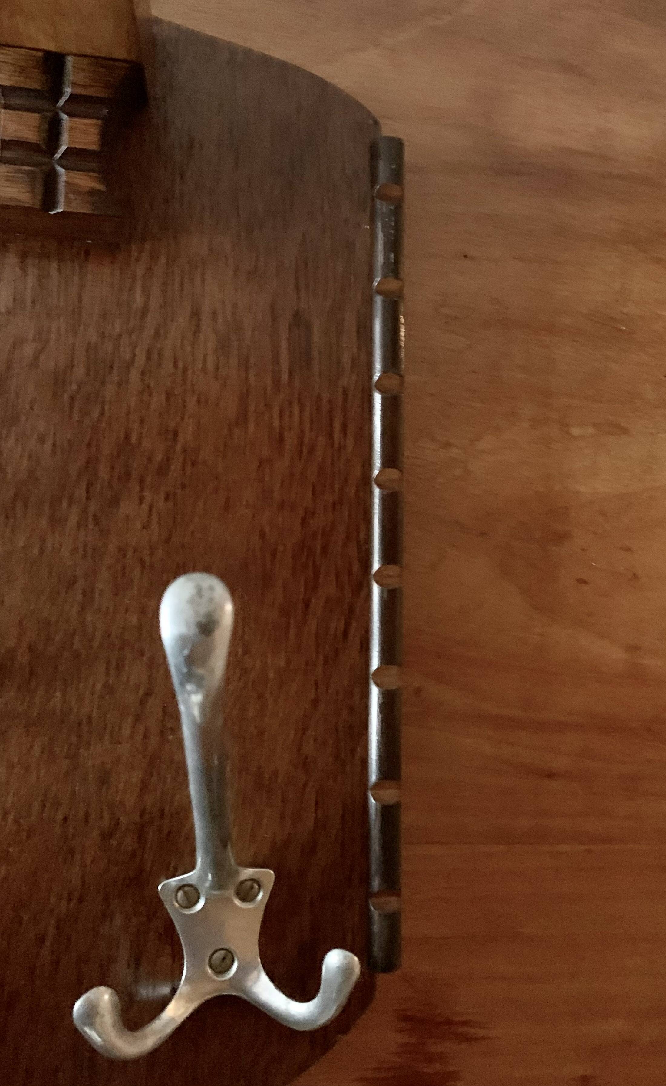 Ancien grand portemanteau en bois avec miroir et porte-chapeau