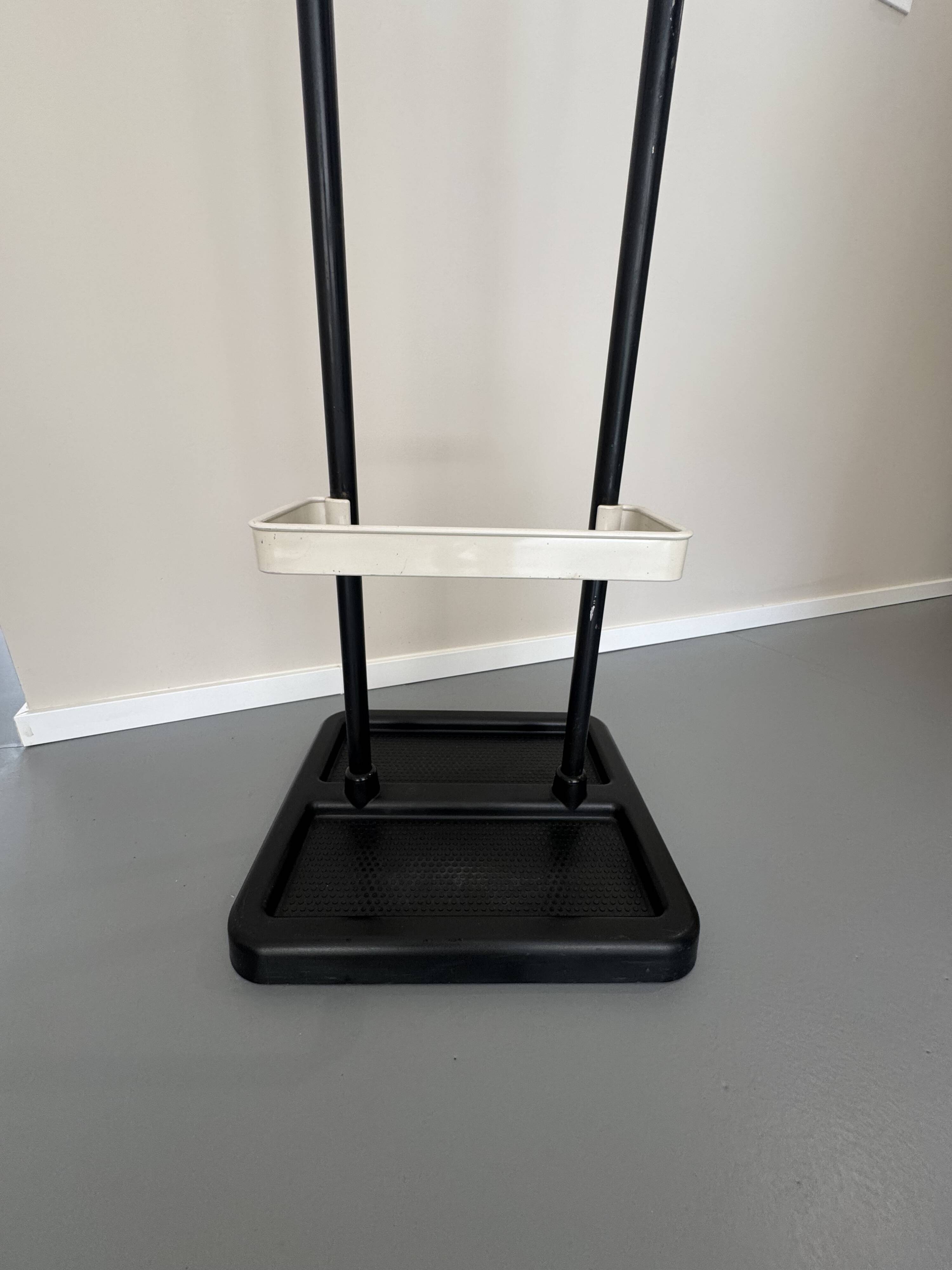 Coat rack Manade signed by Jean-Pierre Vitrac