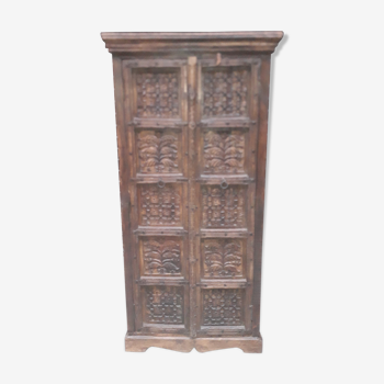 Armoire rustique d'Asie