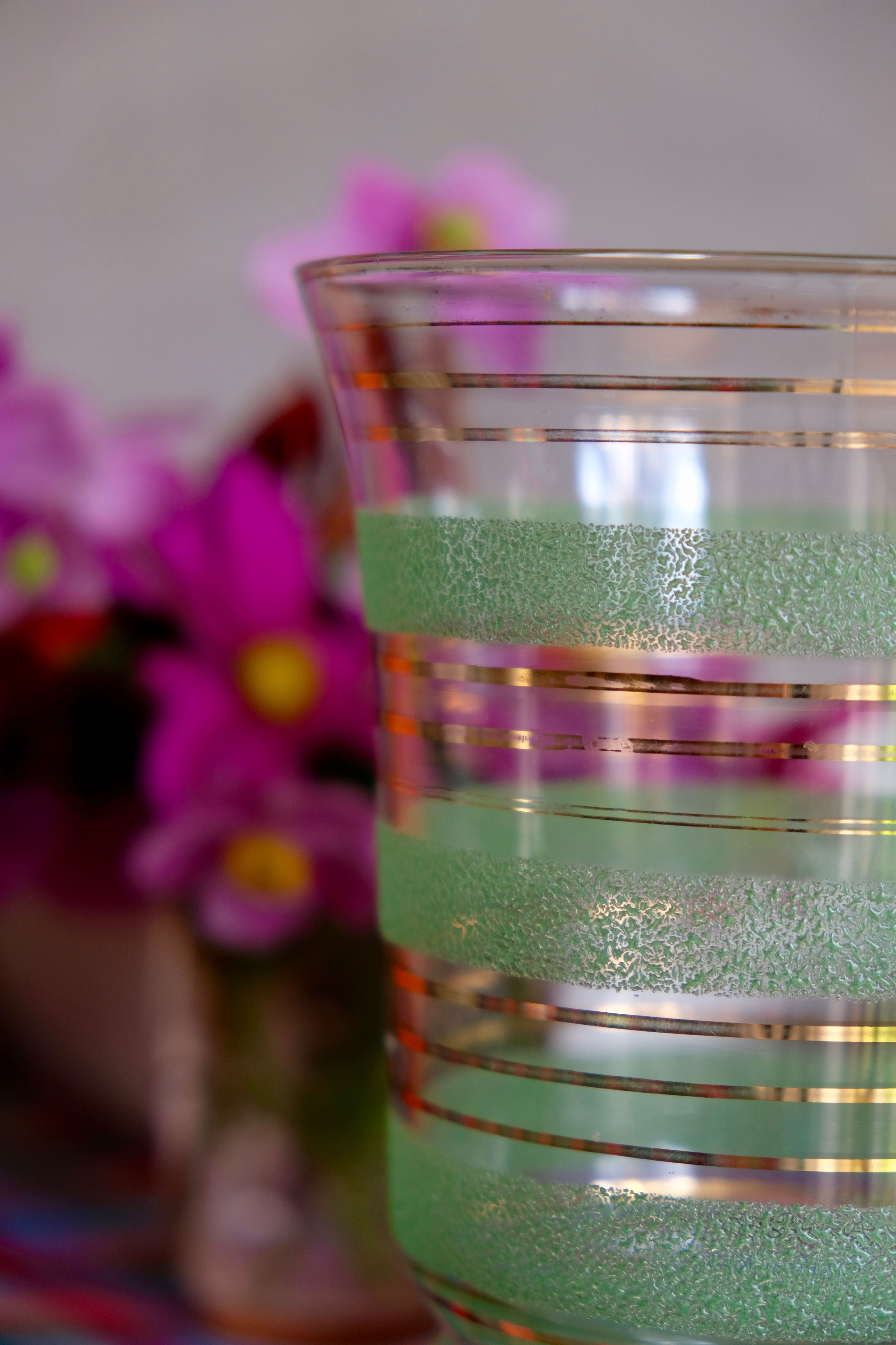 Granite glass vase almond green and golden 1950