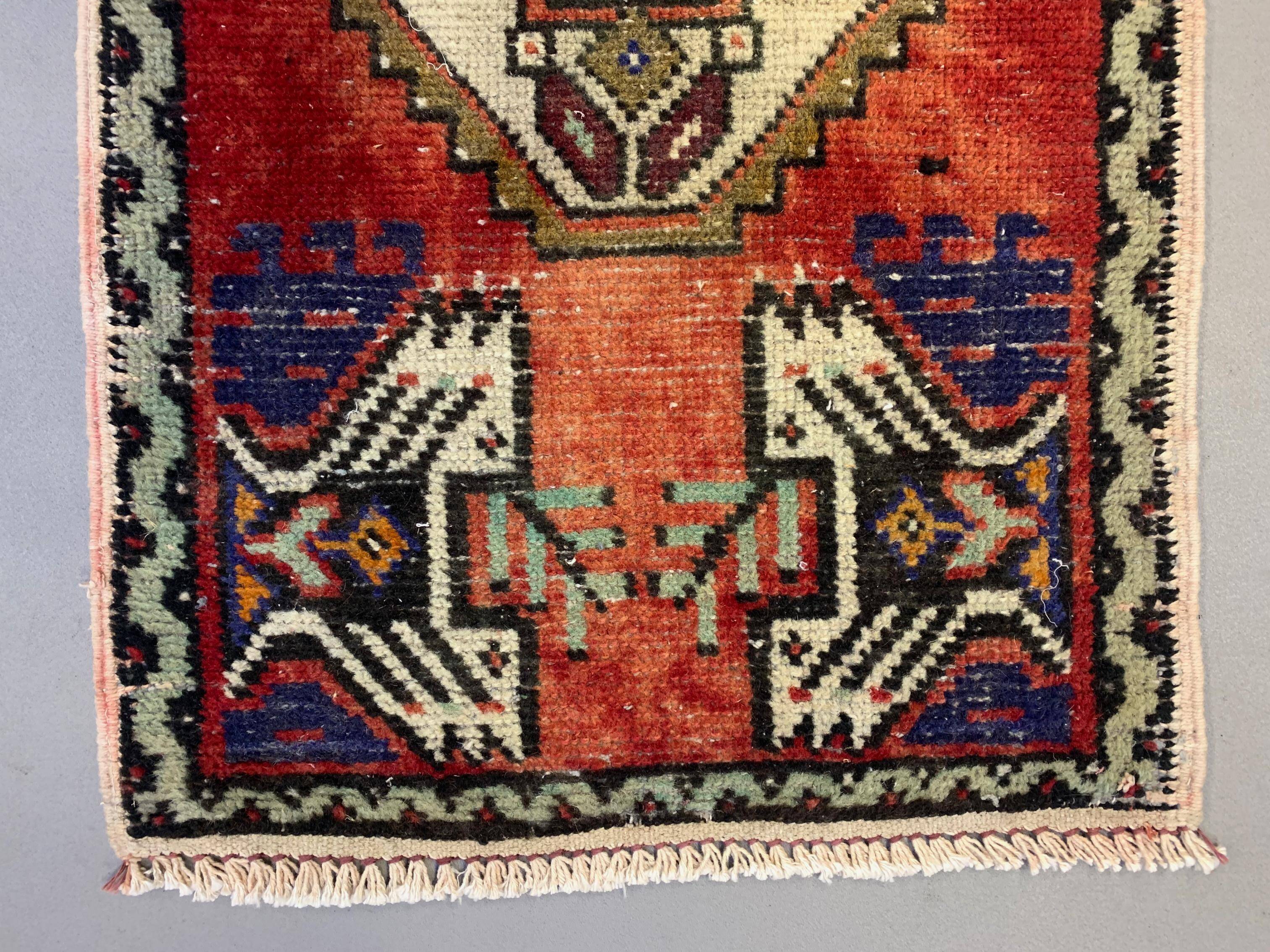 Small Vintage Turkish Rug 99x50 cm, Short Runner, Tribal, Shabby, Mini Carpet