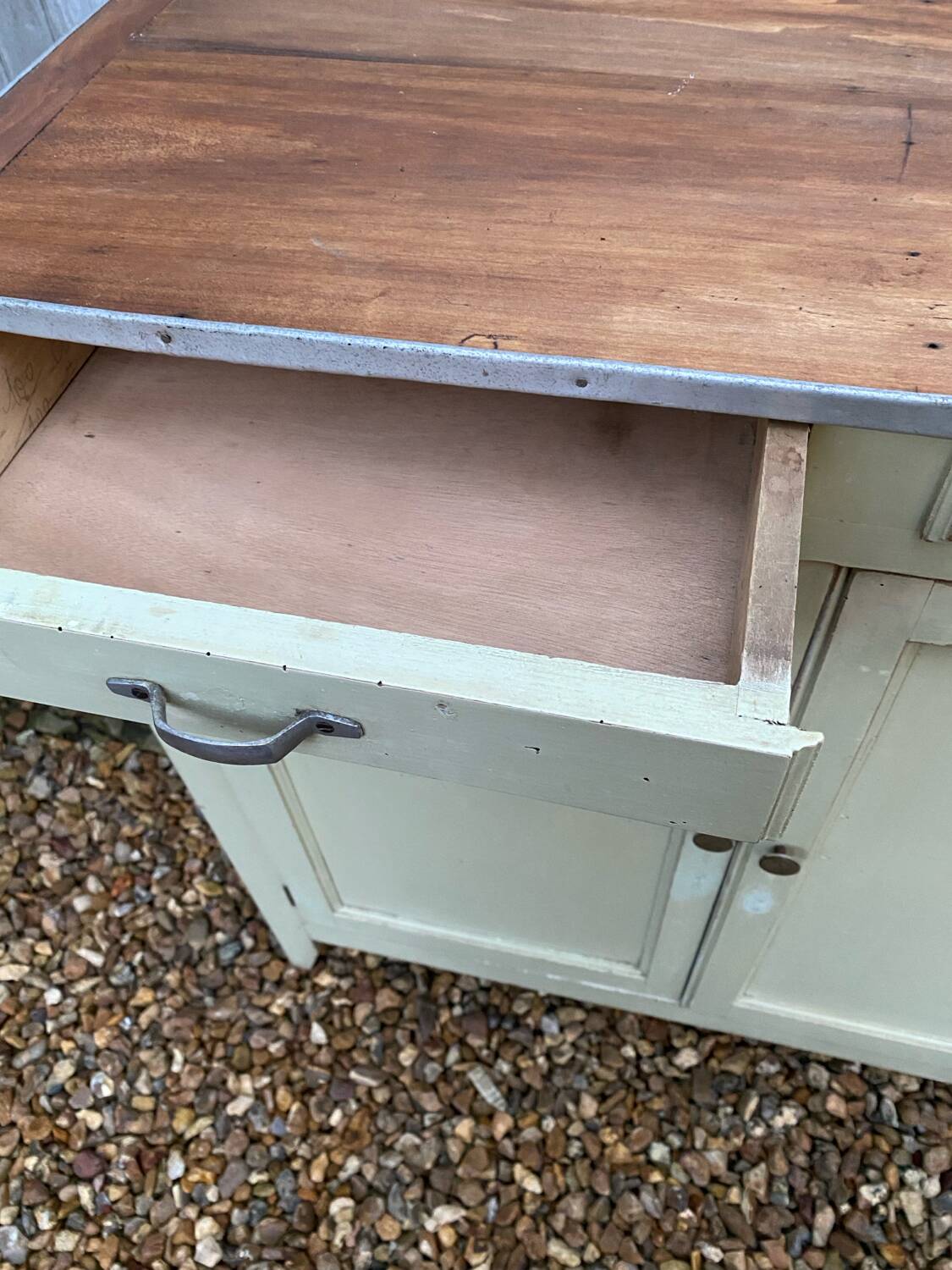 Buffet parisien vert vintage