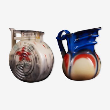 Ensemble de deux cruches en céramique colorées tchécoslovaques