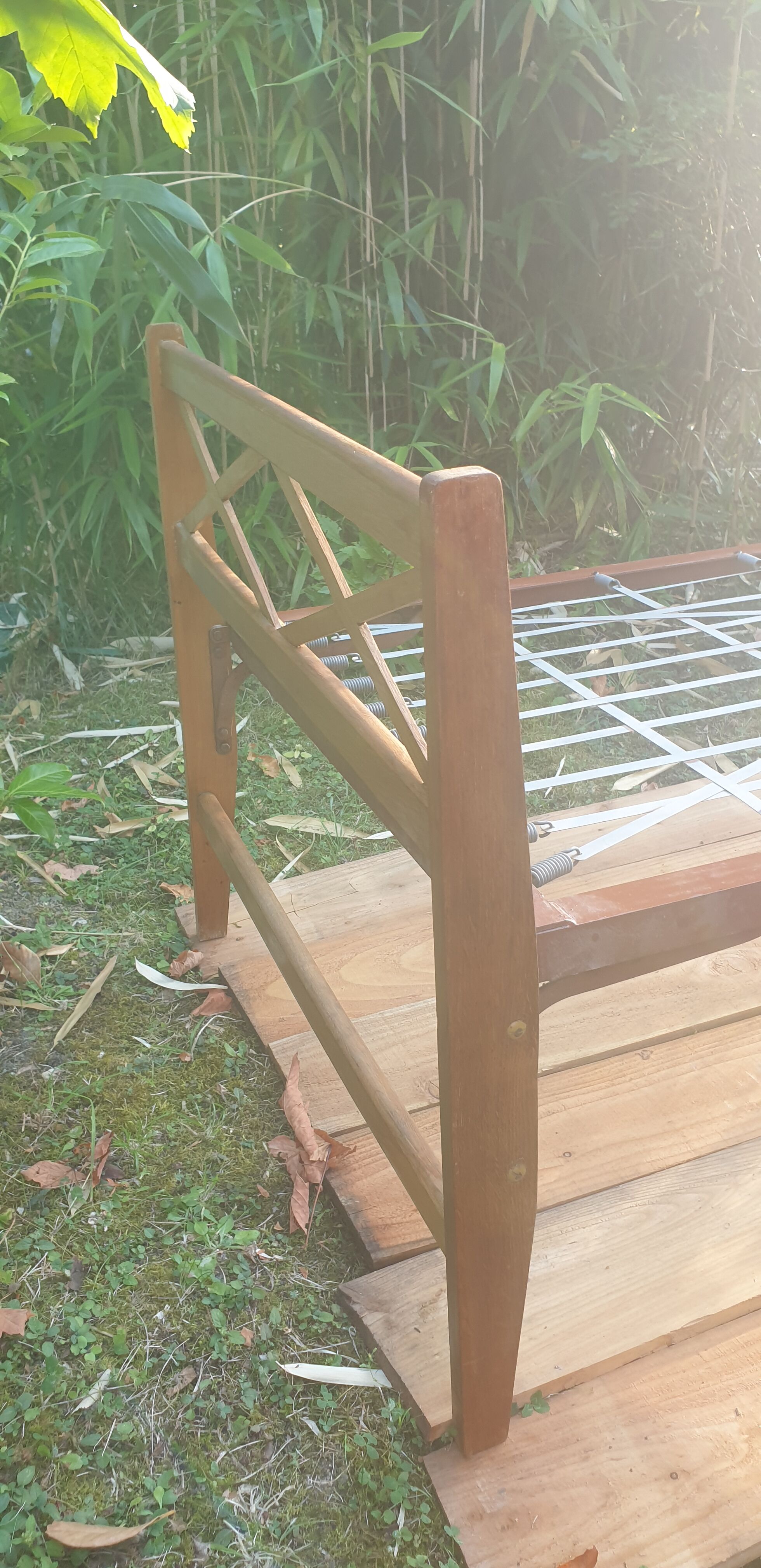 Daybed foldable crossbed bed