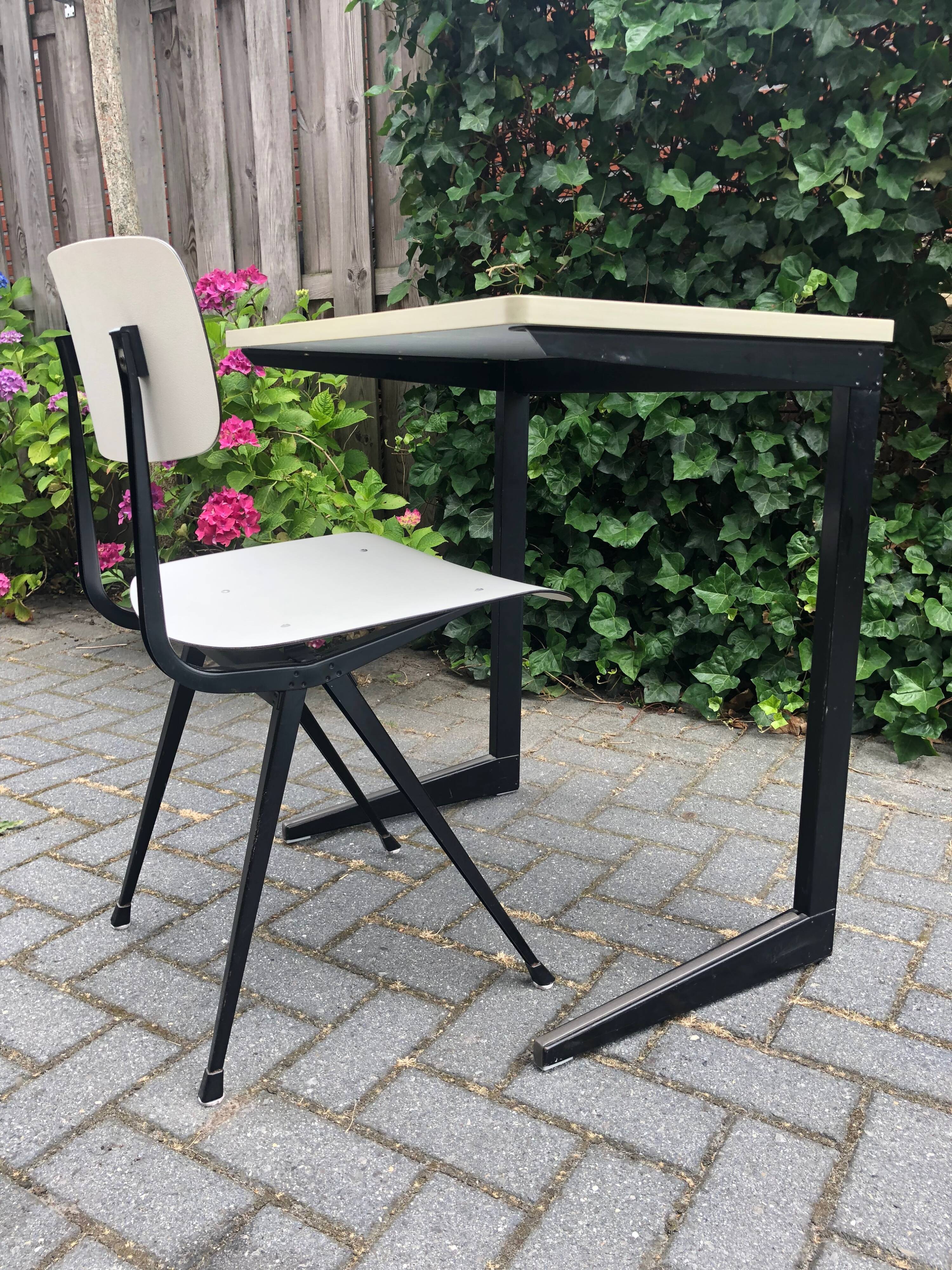 Desk and chair by Friso Kramer Ahrend de Cirkel Result