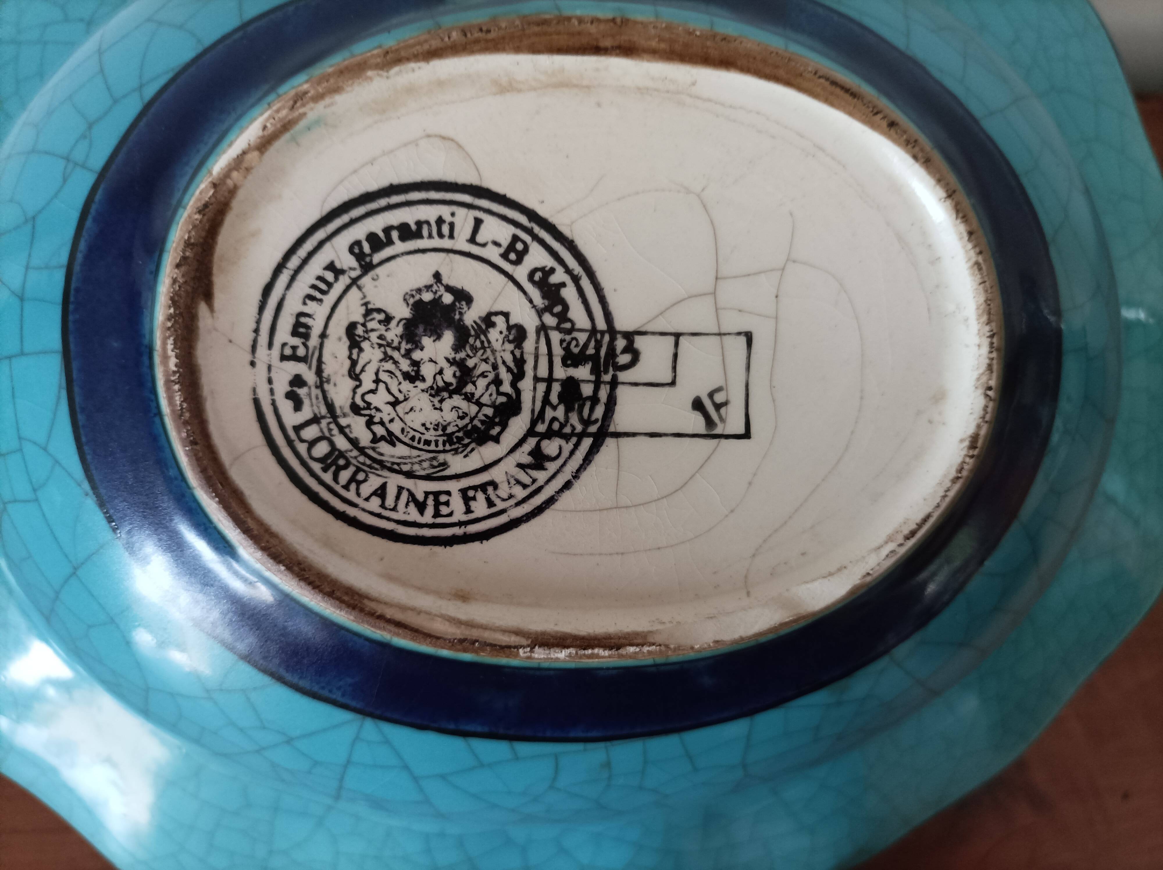 Large Art Nouveau beard plate – Faience from Lorraine – Guaranteed enamels L.B –