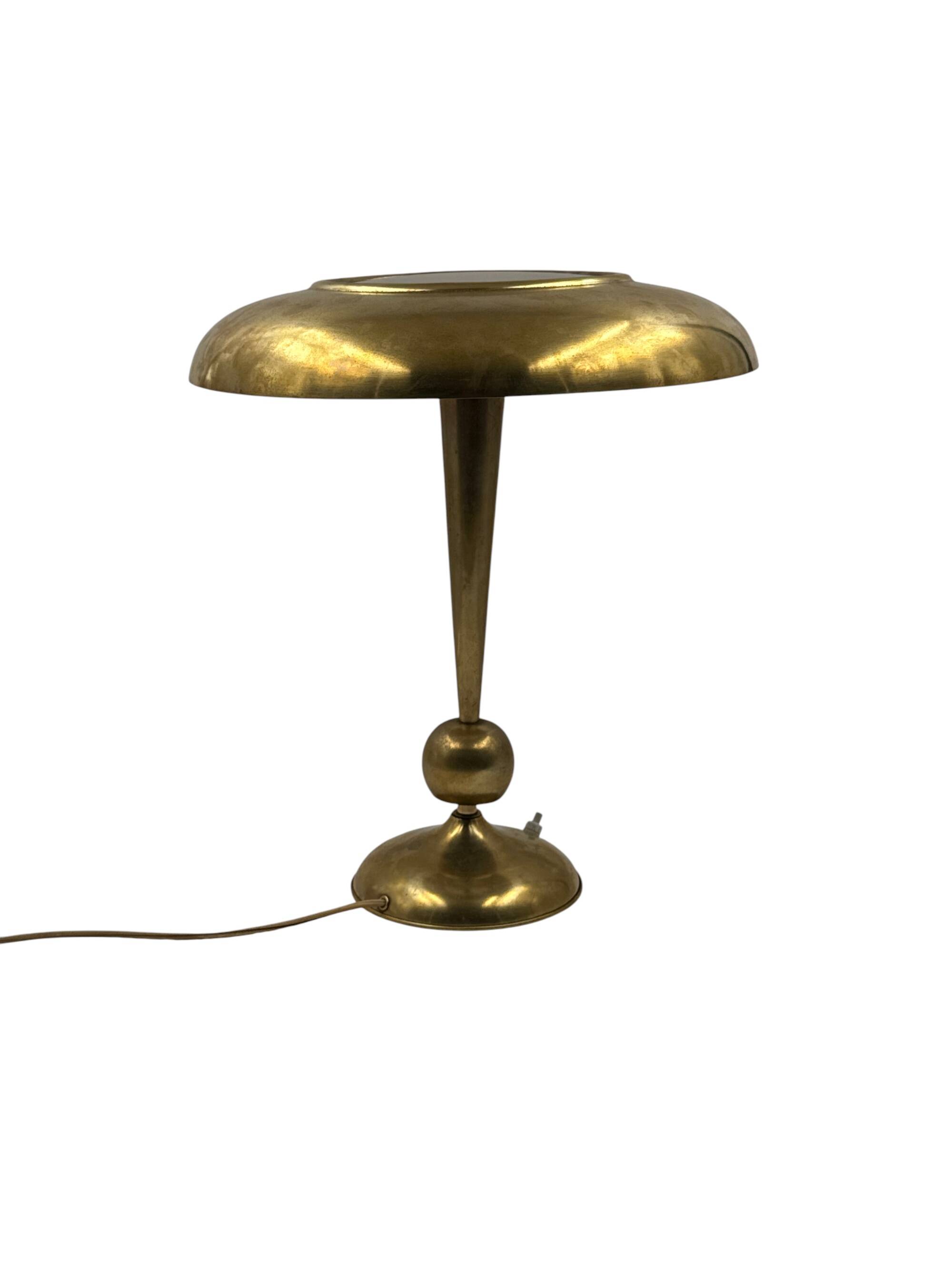 Oscar Torlasco, mod. 143 brass table / desk lamp, Prod. Lumi, Italy 1950s