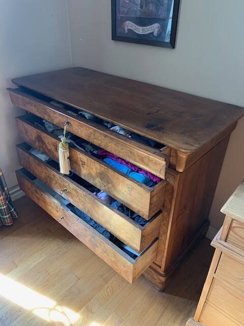 Louis philippe chest