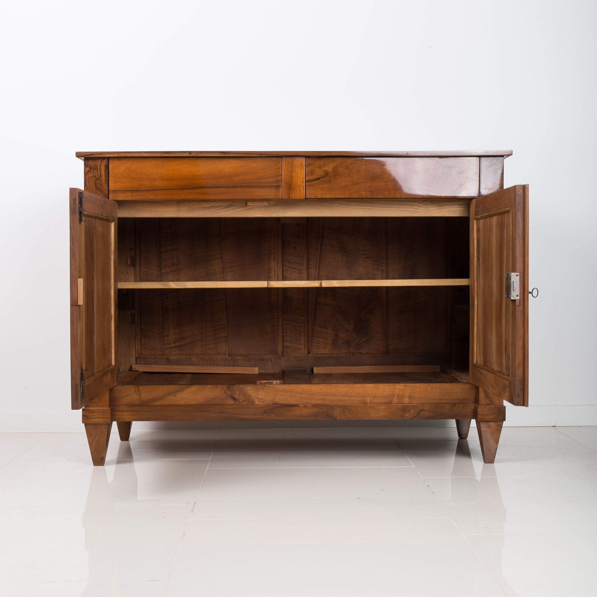 Commode Biedermeier, France, 19ème siècle.