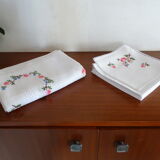 Openwork tablecloth and 8 assorted napkins 230 x 165