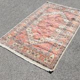 Jihangie wool and silk oriental carpet : 1.28 x 1.90 m