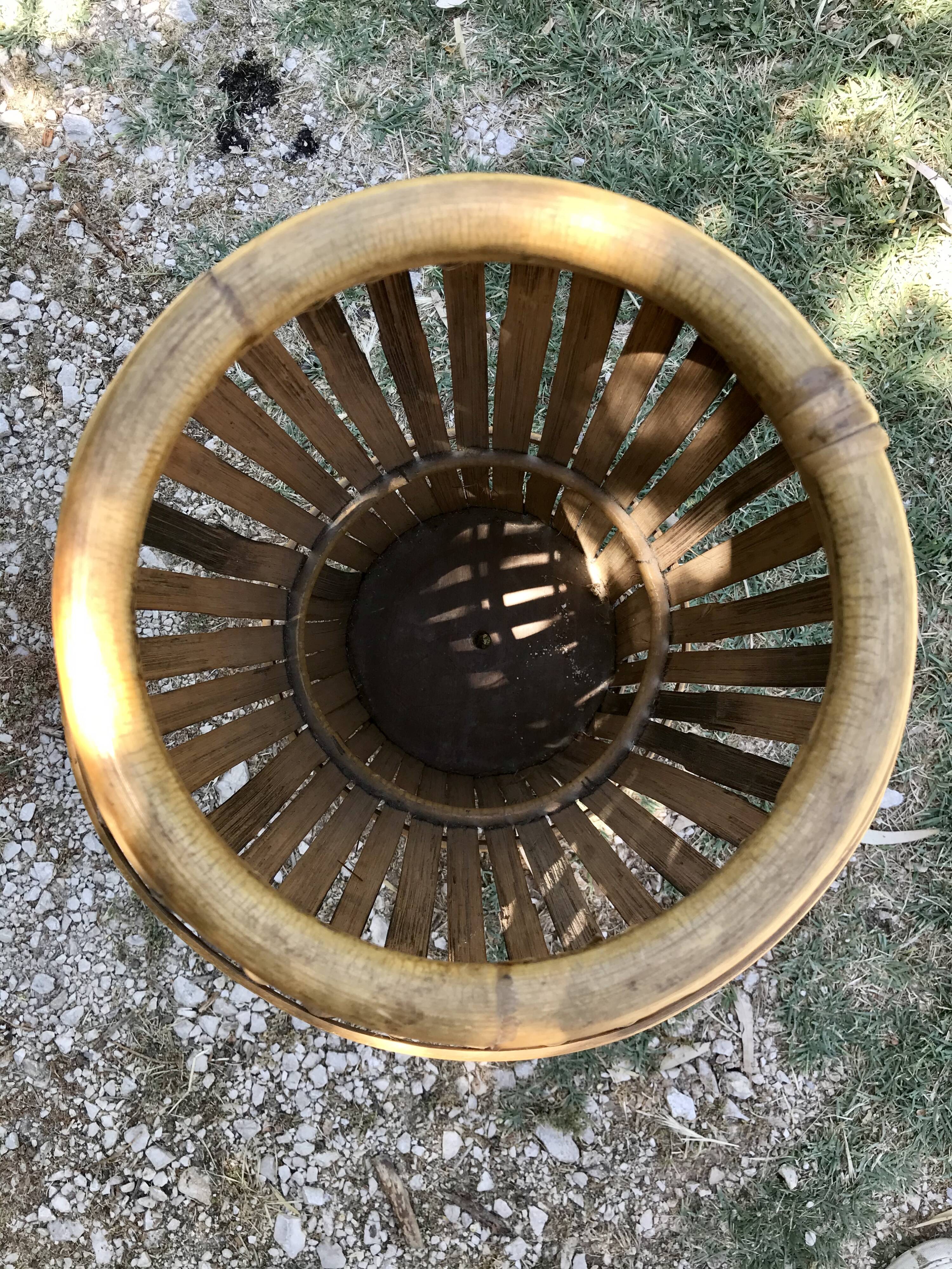 Rattan umbrella door