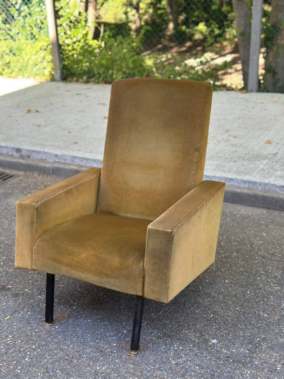 Mid-Century mustard velvet armchair from the 60s with black metal legs.