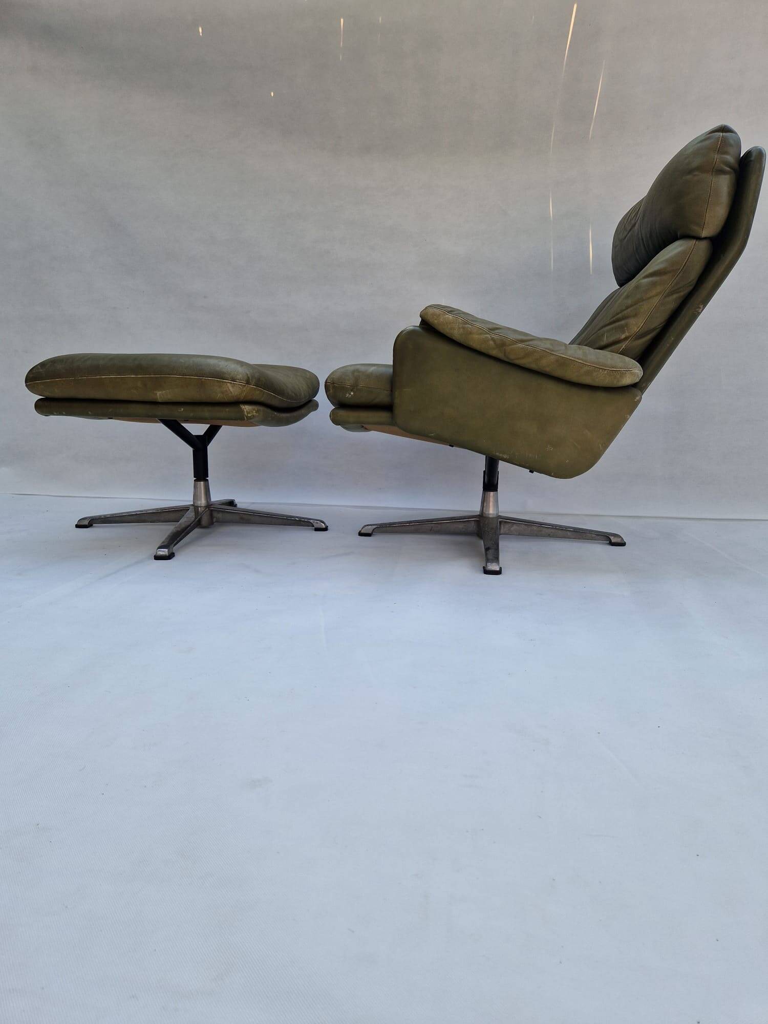 Leather chair with footrest ds-31 – de sede – switzerland – 1960s