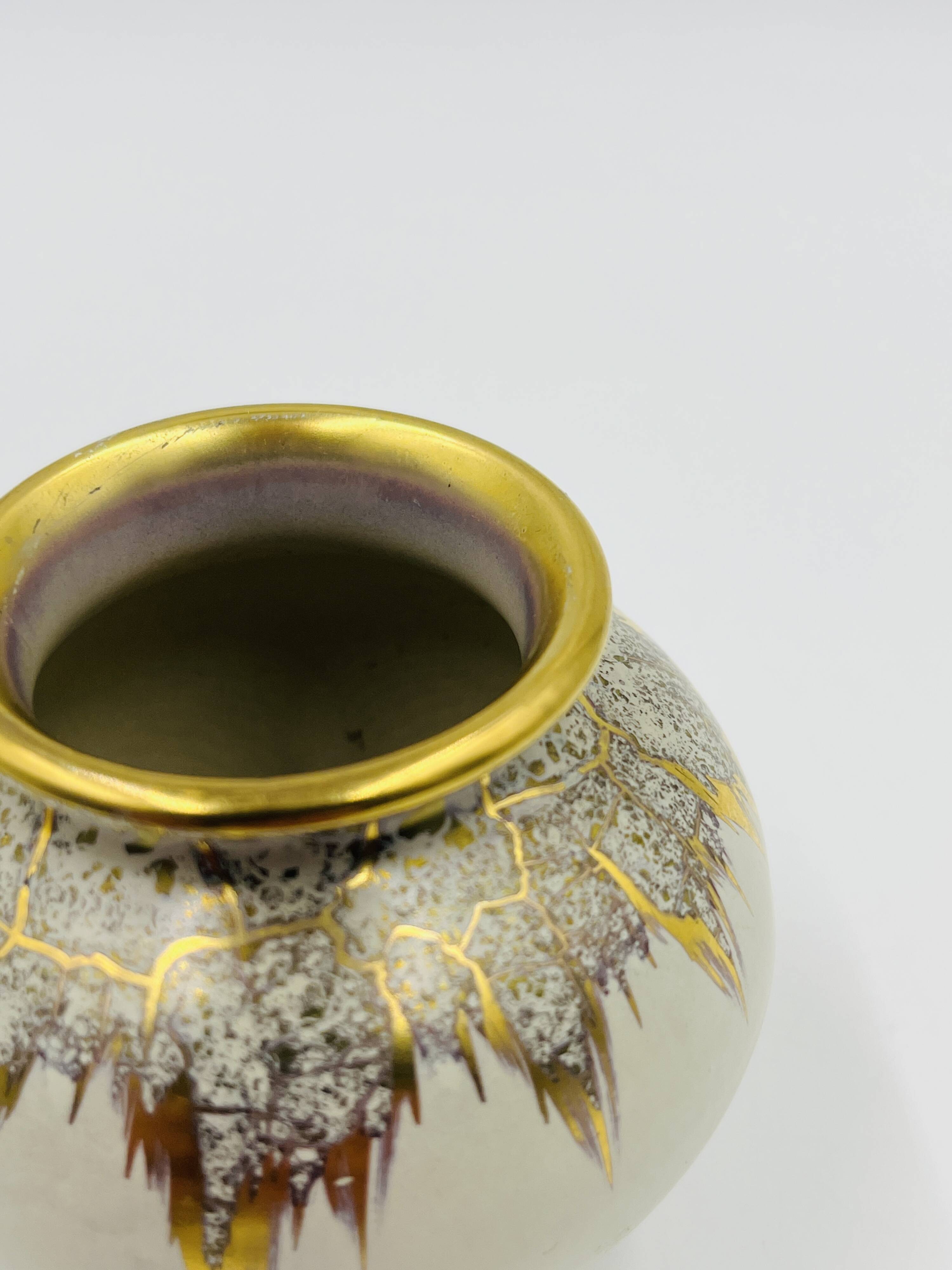 Miniature vase Dümler Breiden Höhr gold model representing vintage