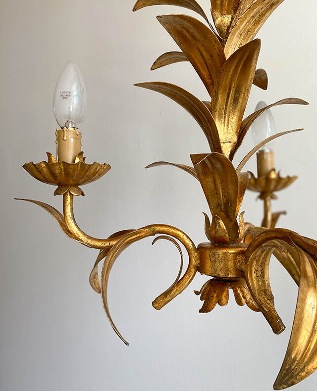 Chandelier golden metal leaves