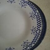 4 assiettes à soupe terre de fer dépareillées