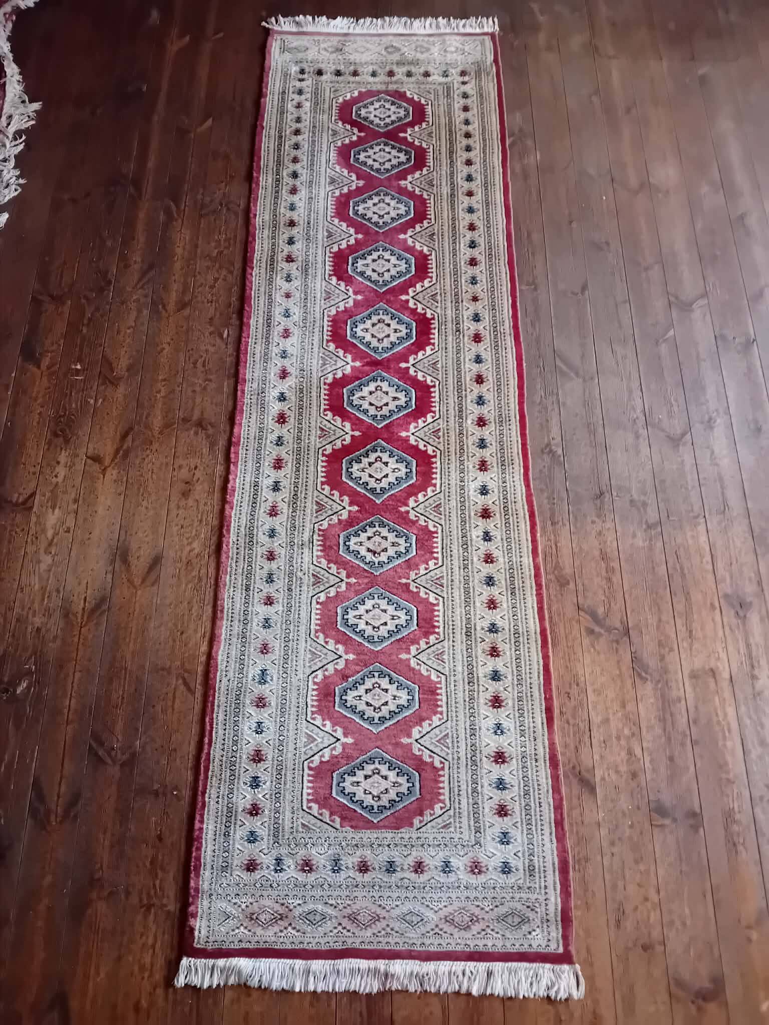 Pakistani hallway carpet, handmade in wool and silk, 278x80cm.