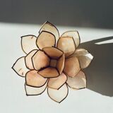 Fleur de lotus nacre et laiton