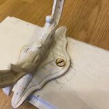 Wall coat door patère