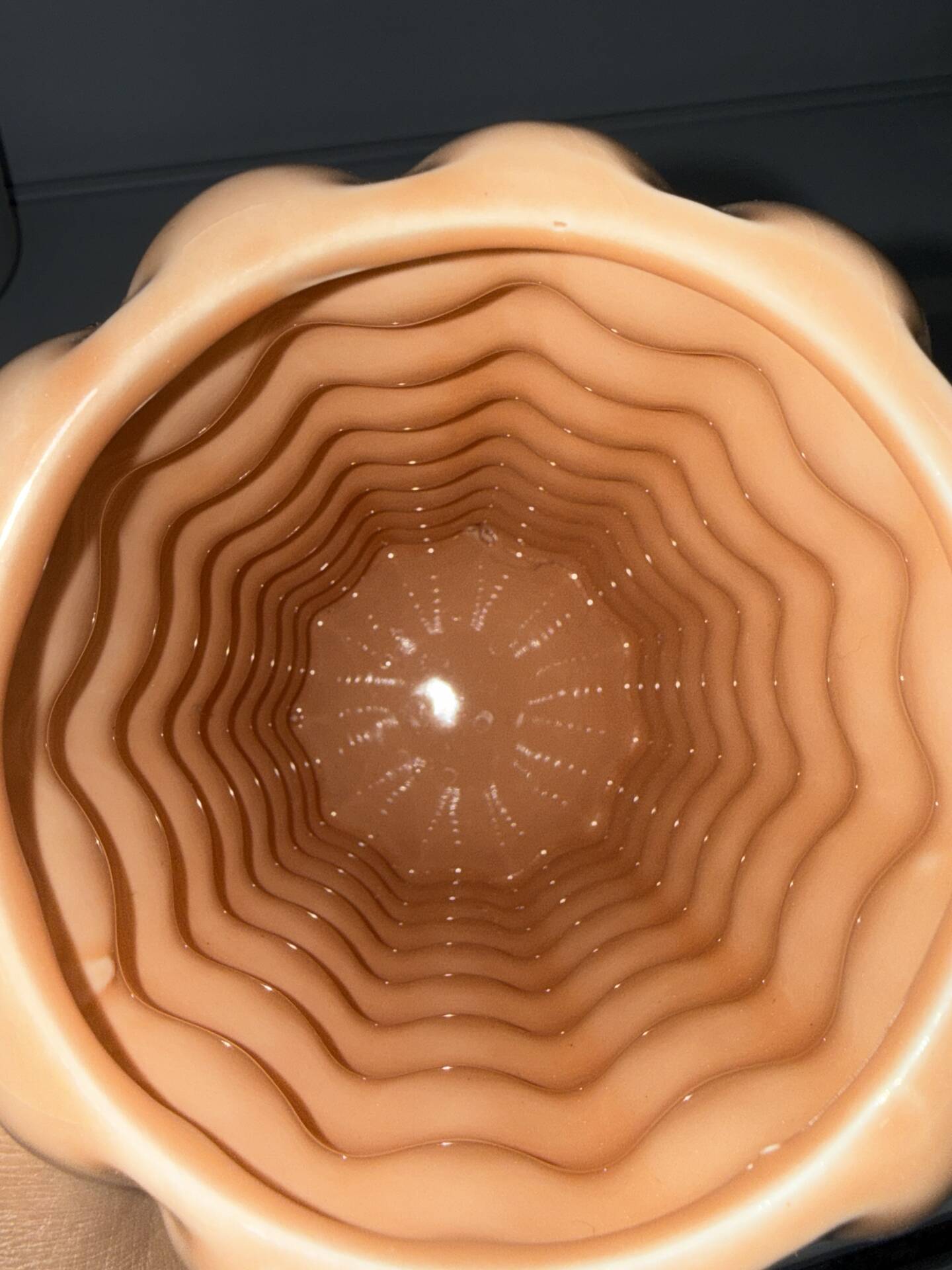 Vase au design à la fois classique et moderne