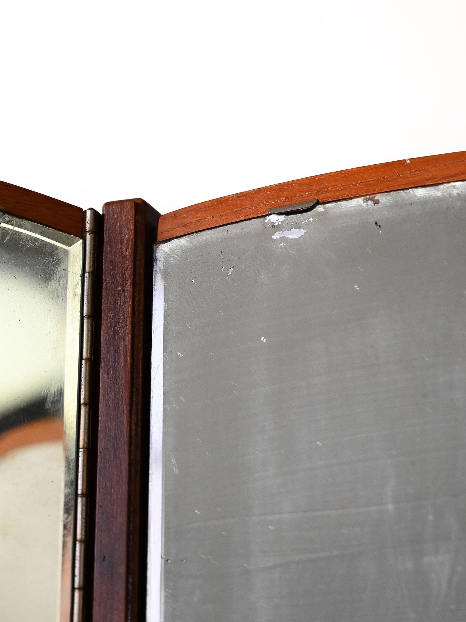 Scandinavian dressing table with mirror