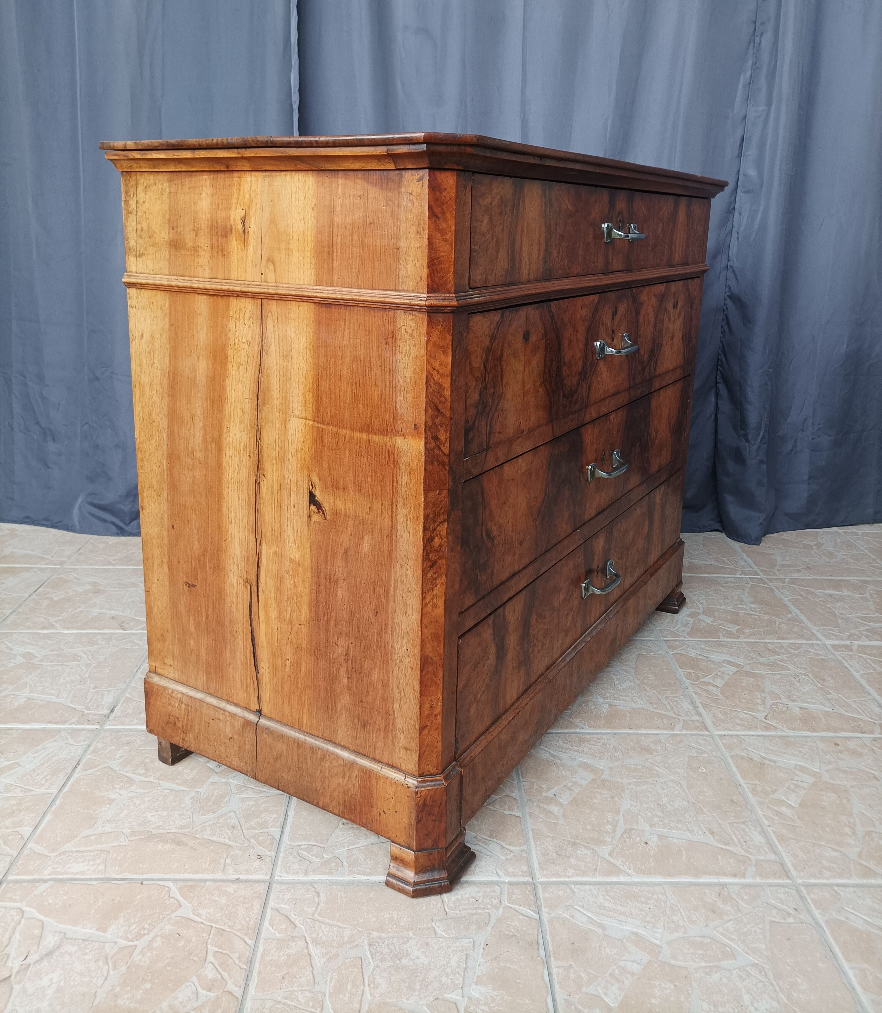 Louis Philippe chest of drawers in walnut bramble