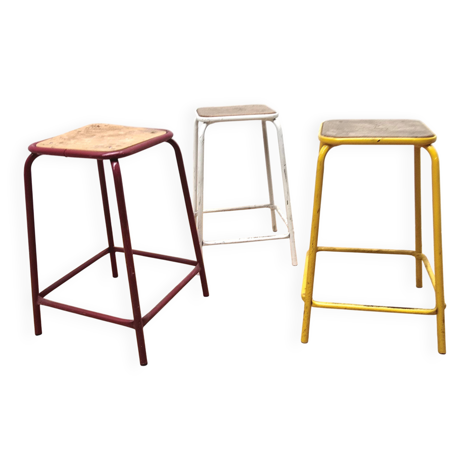 Suite de 3 tabourets industriels