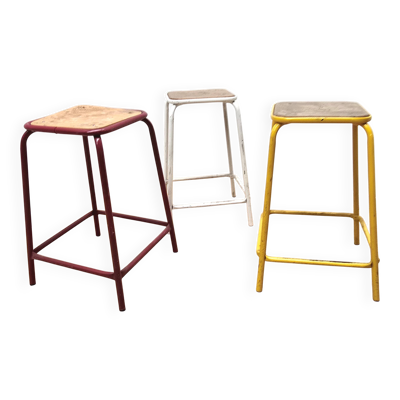 Suite de 3 tabourets industriels