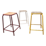 Suite de 3 tabourets industriels