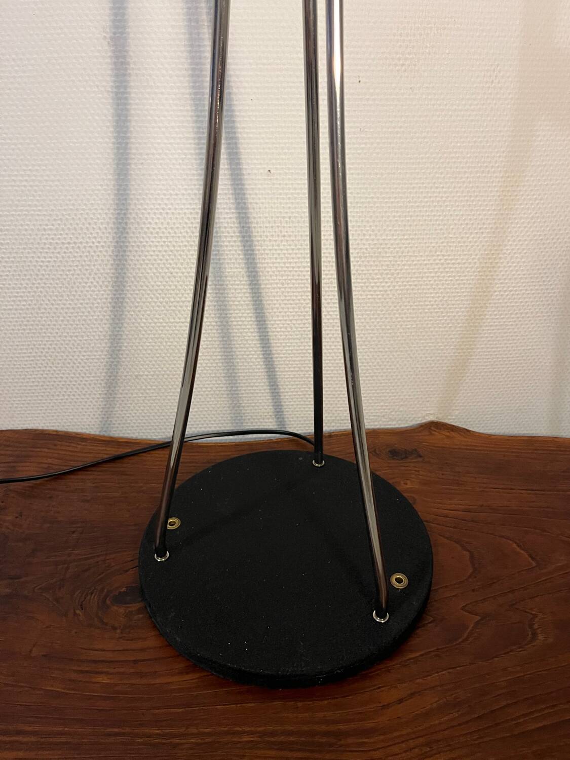 Lampadaire métal socle fonte 3 globes année 80