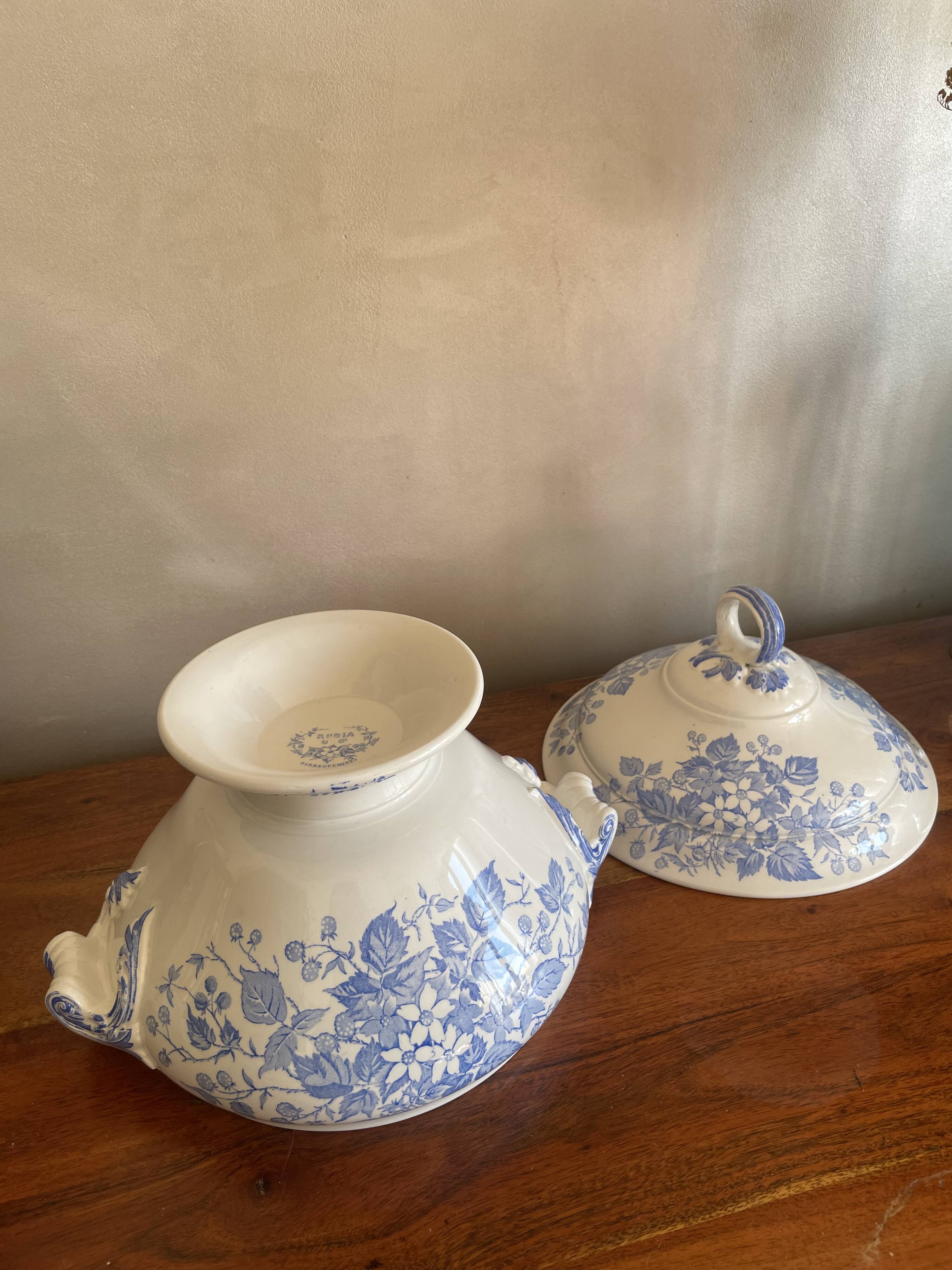 Sarreguemines Rubia soup tureen