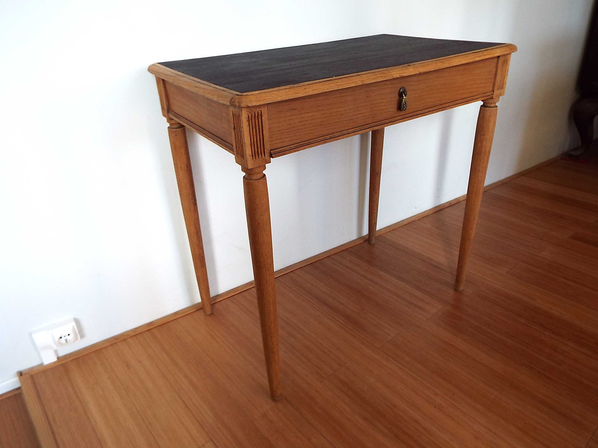 Art deco style table