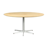 Arne Jacobsen dining table model A 826