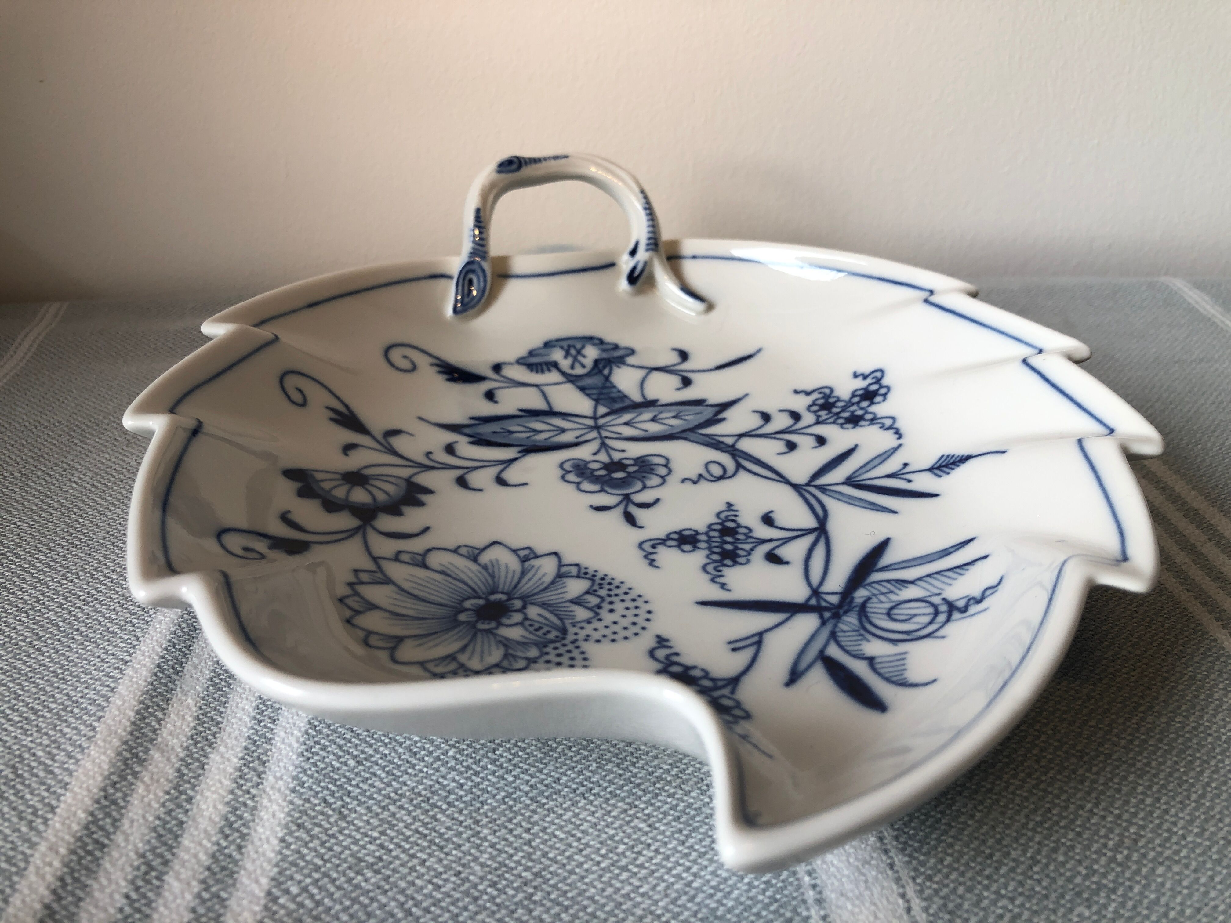 Collectible porcelain - messein - saucer