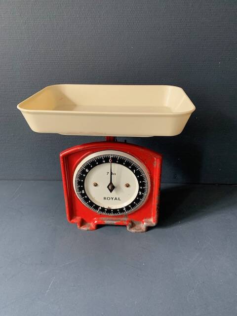 Old English kitchen scale, 7 Lbs, Royal, 1940, United Kingdom