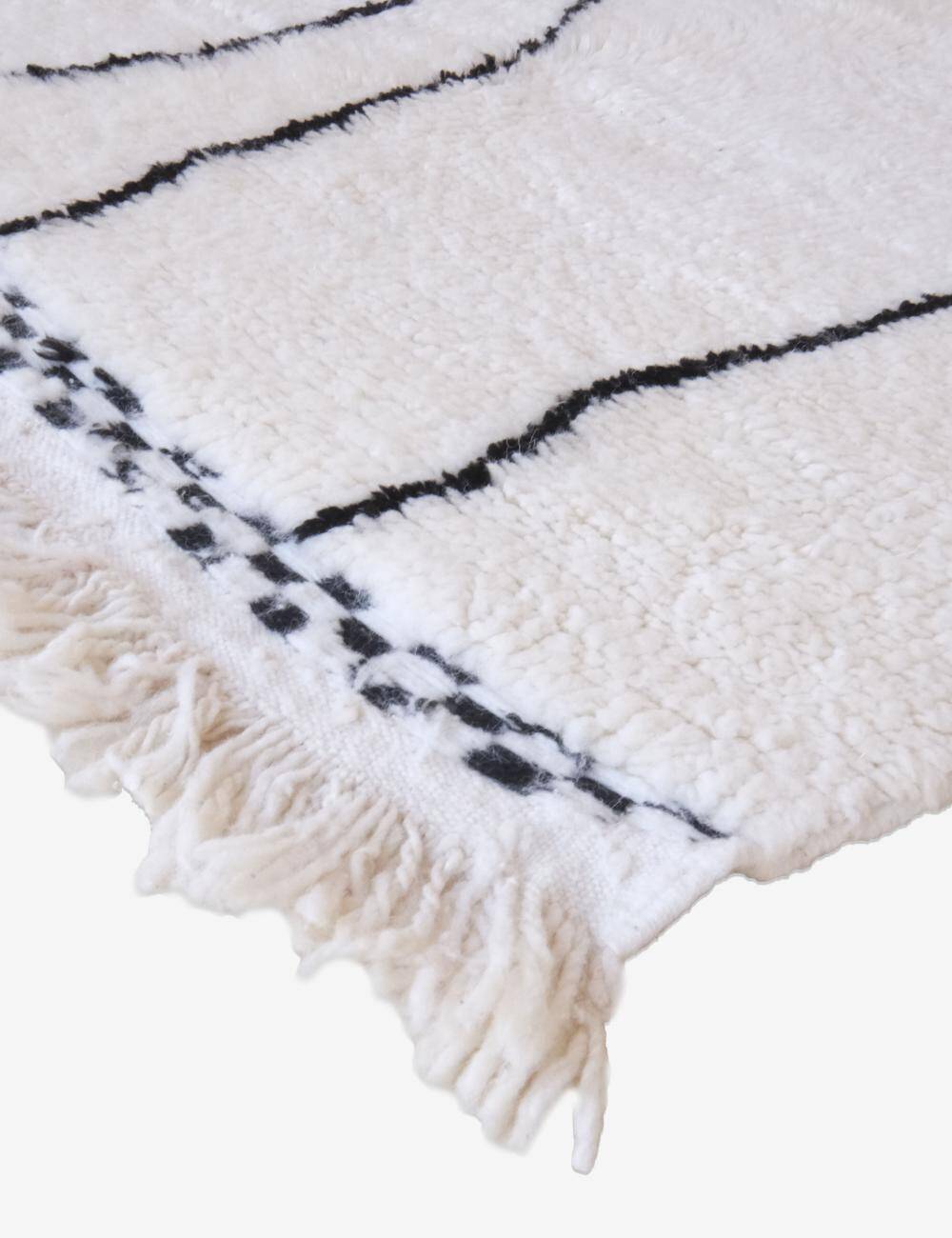 Beni Mrirt White Rug - 265 x 165 cm