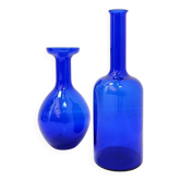 Paire de vases ou carafes en verre soufflé bleu cobalt des années 1960