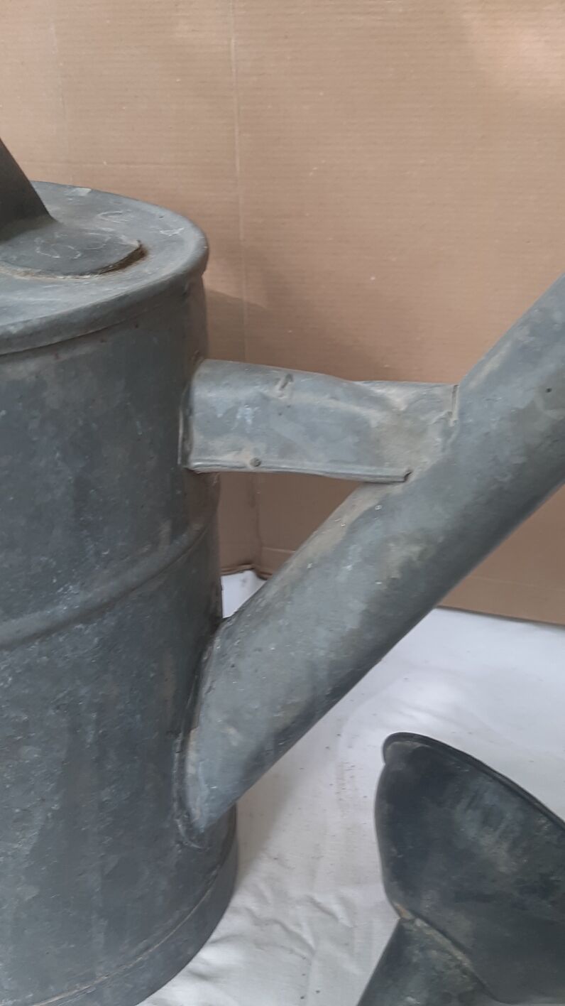 Zinc watering can