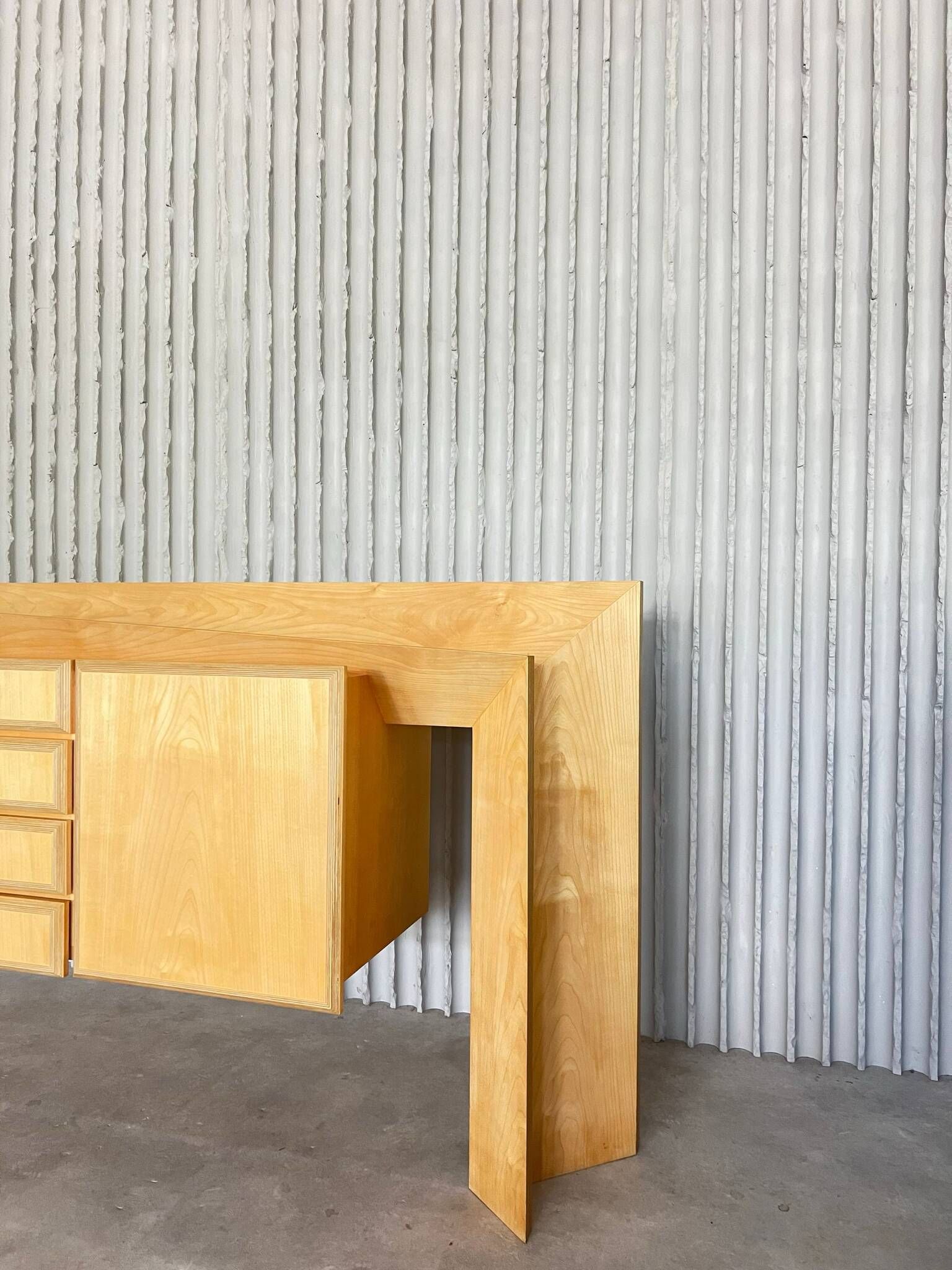 Buffet asymétrique fait main | Années 1980