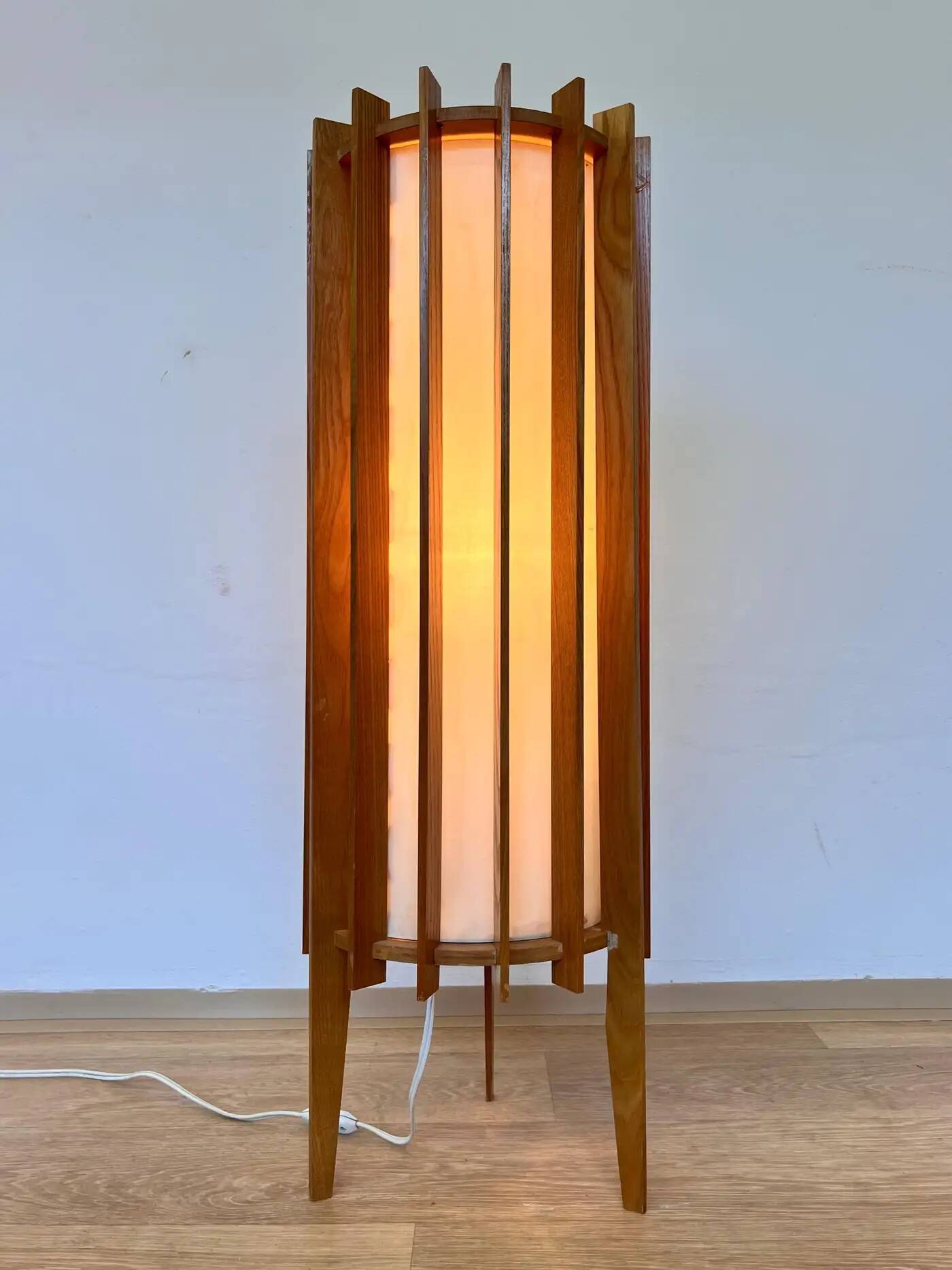 Ib Fabiansen wooden Space Age floor lamp by Fog and Mørup, Denmark, 1960s