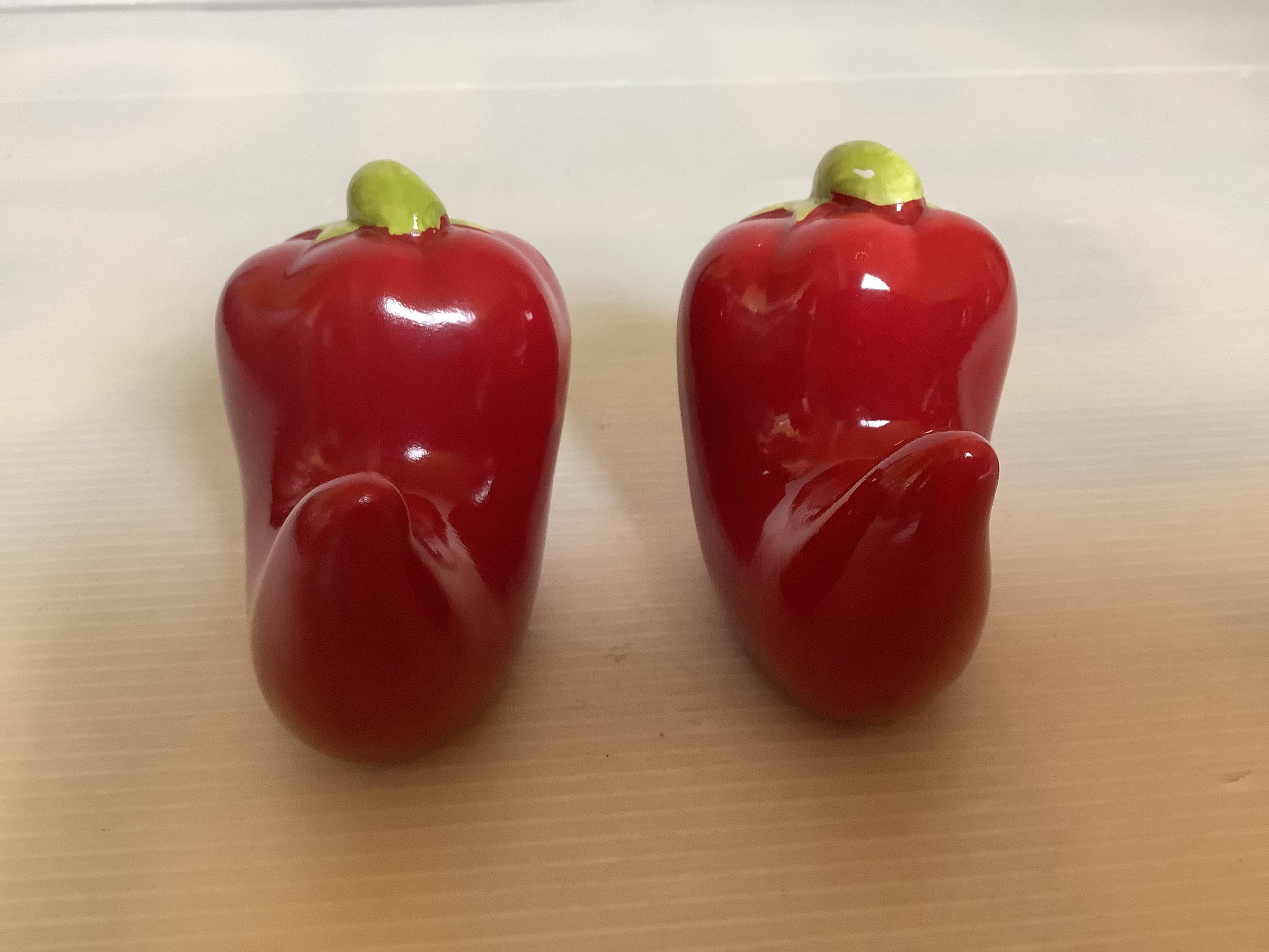 Salt and pepper red chilies