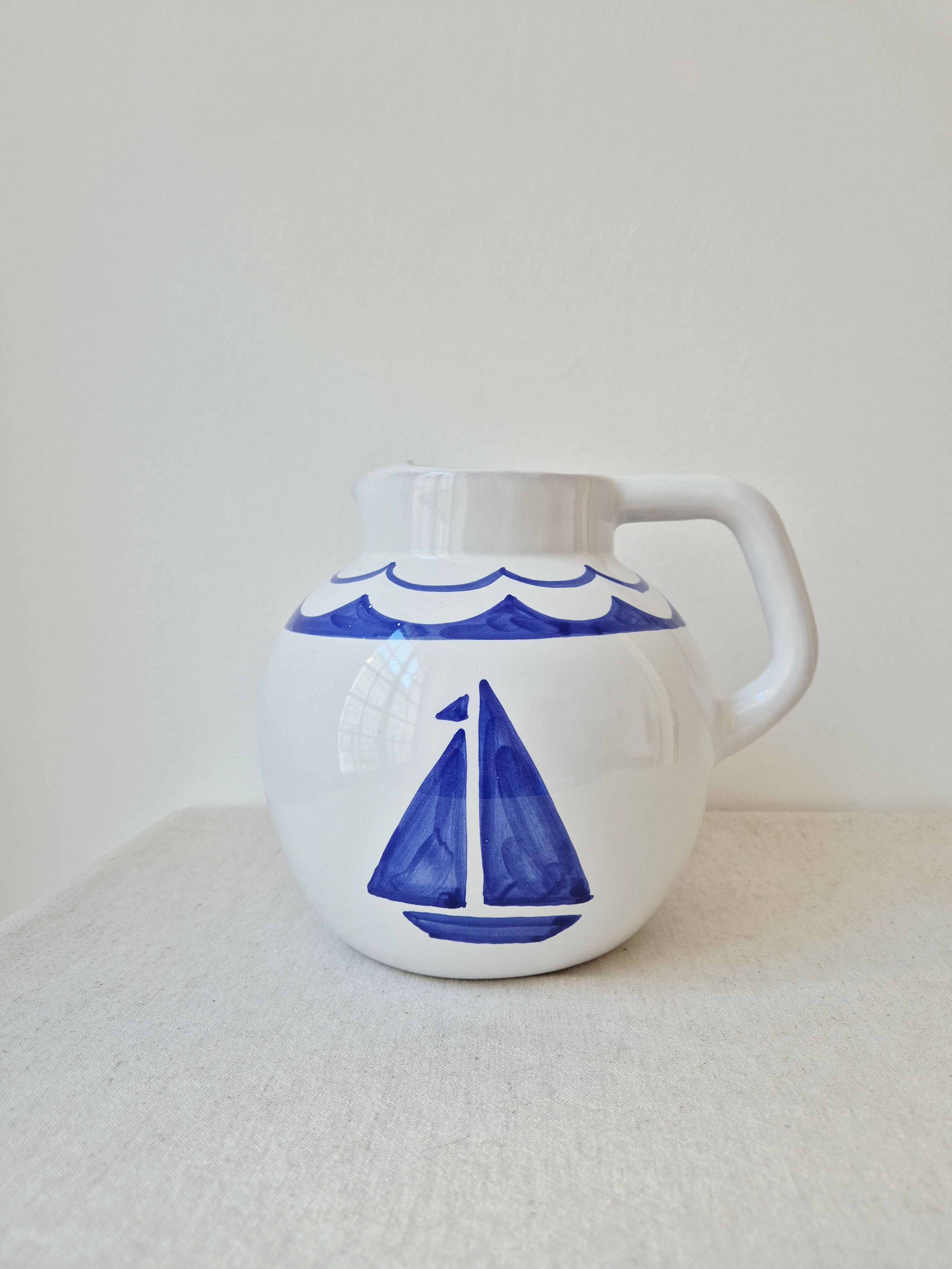 Hand-painted ceramic vase "Boat" - Signature Pauline