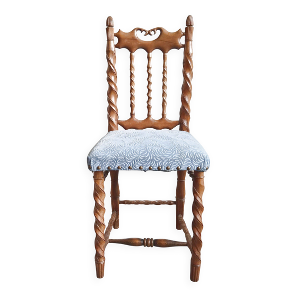 Chaise vintage en bois sculpté